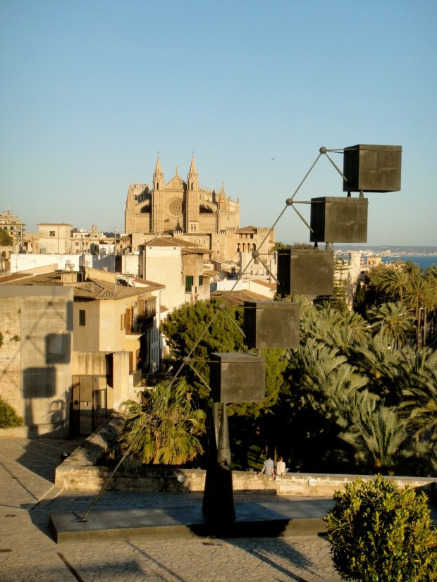 La Seu and a contemporary art sculpture