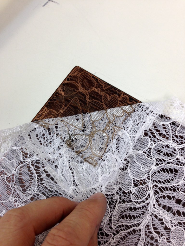 Applying a lace softground